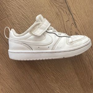 Boys Nike court borough low 2 white